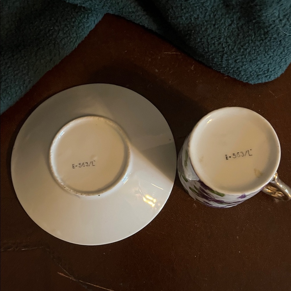 Vintage Inarco Floral Teacup and Saucer Set - Picture 3 of 5